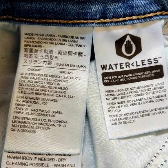 *SOLD*LEVI'S Women's Curvy Bootcut Mid Rise Medium - Picture 8 of 9